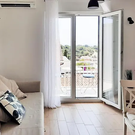 Walk To The From A Cool And Modern Appartement