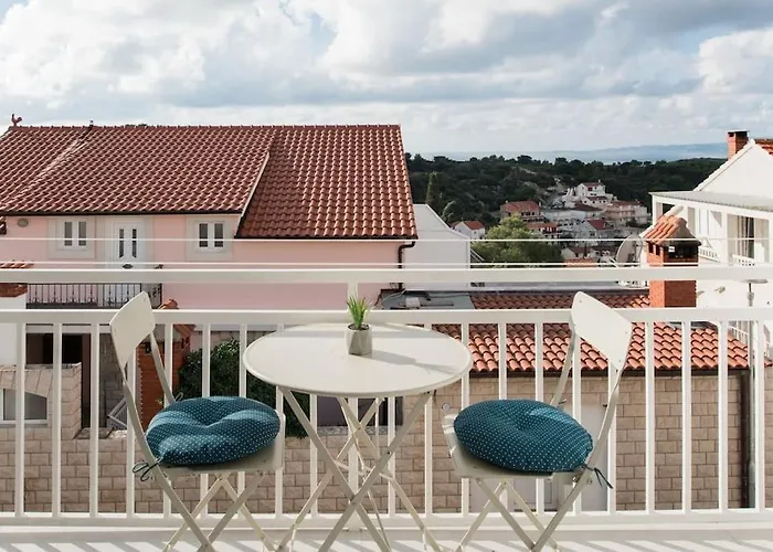 Walk To The From A Cool And Modern Appartement *