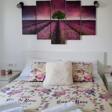 Walk To The From A Cool And Modern 公寓 赫瓦尔